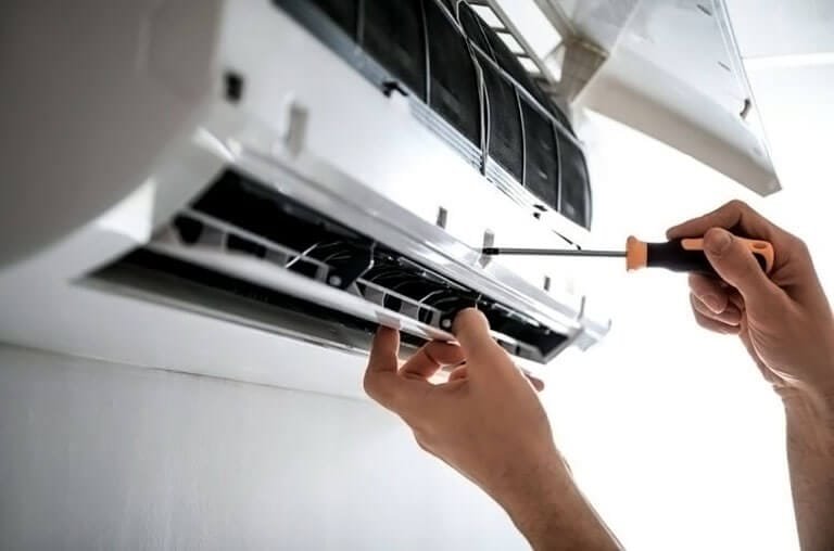 Mitsubishi Electric Air Conditioner Blinking Green Light